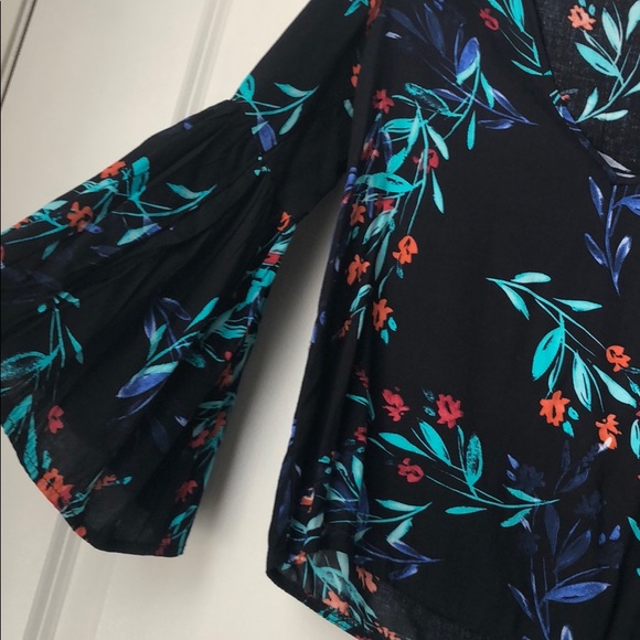 Top - Picture 2 of 2